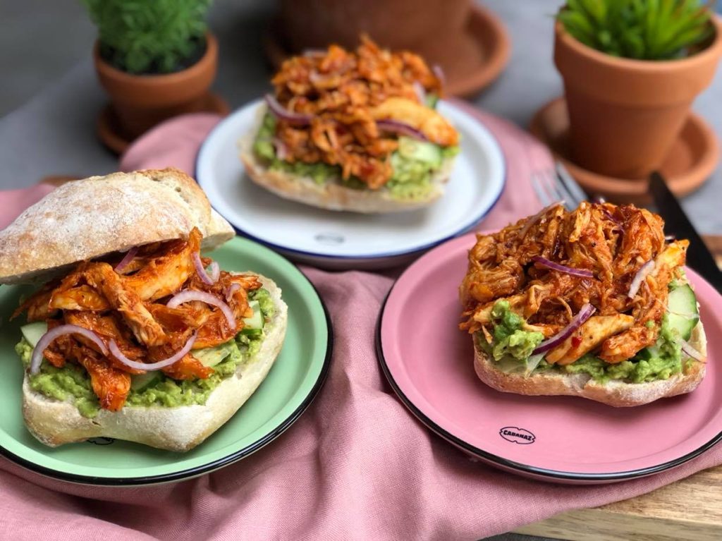 kip in in zoet-pittige saus 