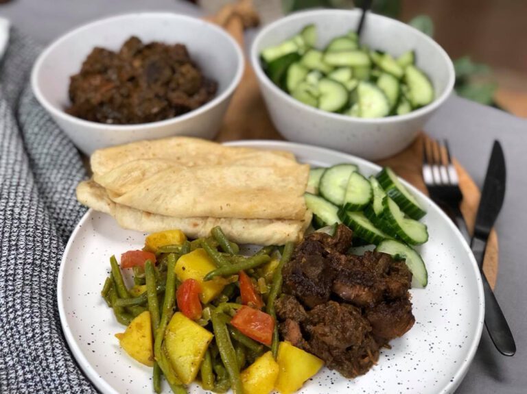 Surinaamse lam masala stoof