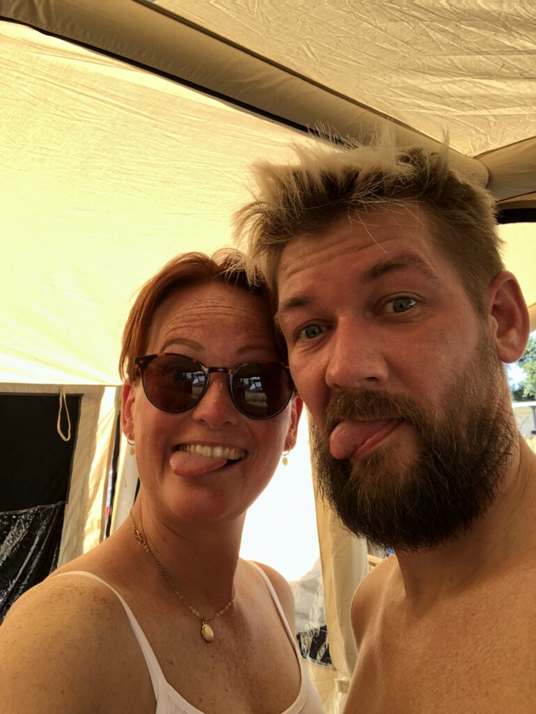 opblaasbare tent opzetten