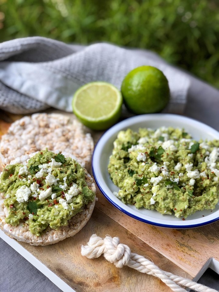 avocado feta dip met limoen