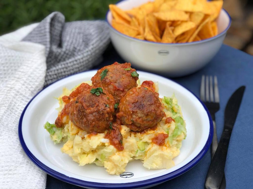 ijsbergsla stamppot met Mexicaanse gehaktballetjes