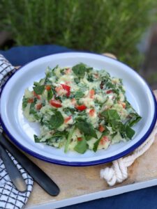 stamppot met rauwe spinazie, feta en paprika