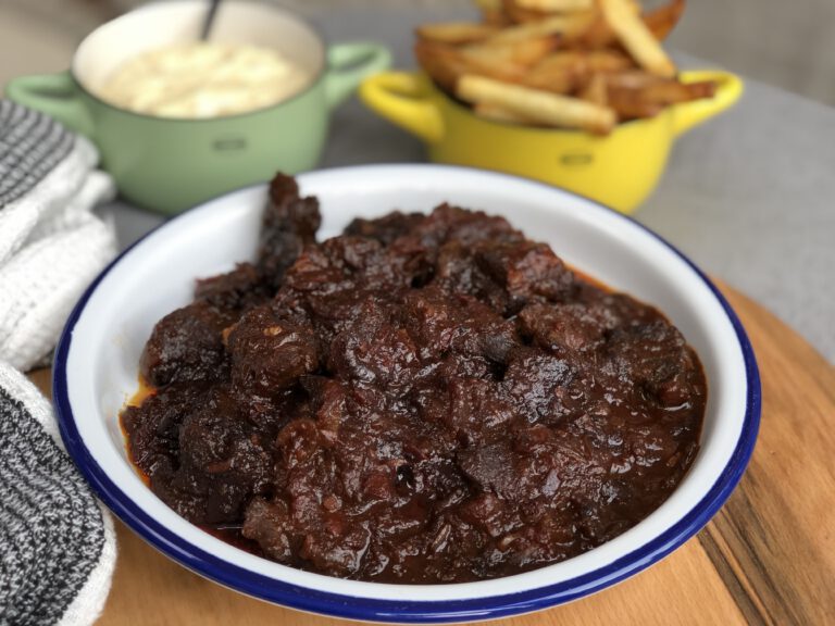 stoofvlees in ketjap saus met ketjap manis en sambal
