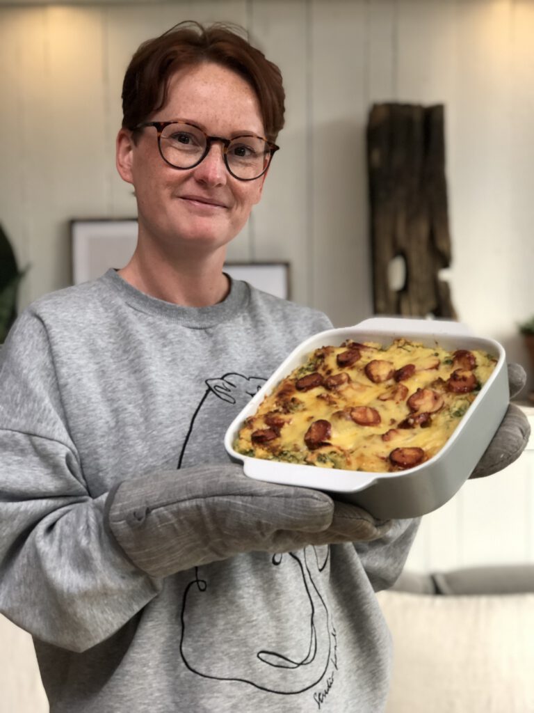 herfstige stamppot ovenschotel met andijvie en rookworst