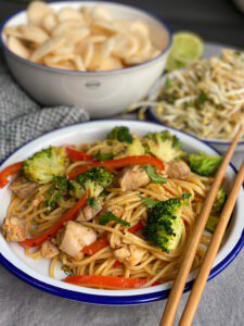 snelle roerbak met kip