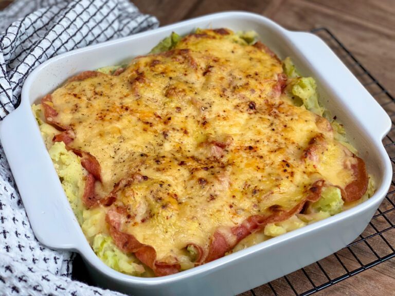 prei ovenschotel met salami en bechamelsaus