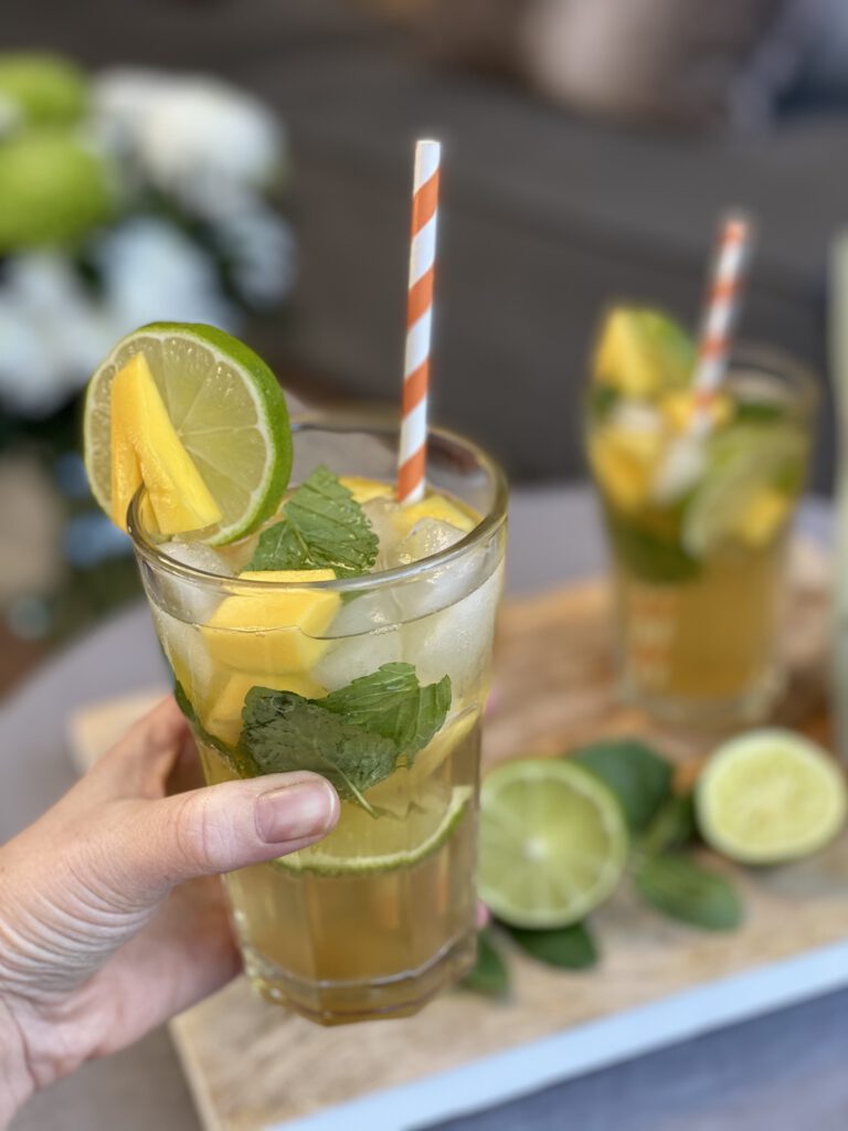 alcoholvrije mango mojito met mango en limoen 