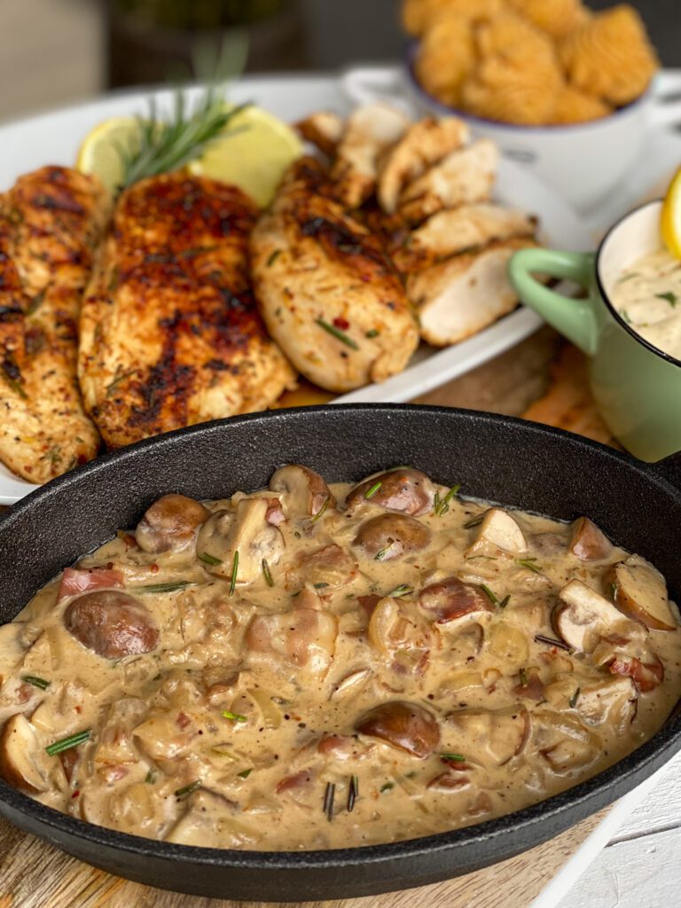 champignonroomsaus met spek en rozemarijn