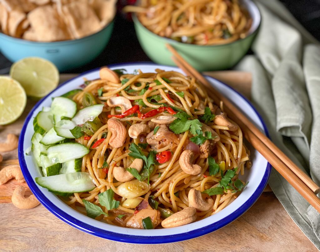 Thaise noedels met kip en wokgroente