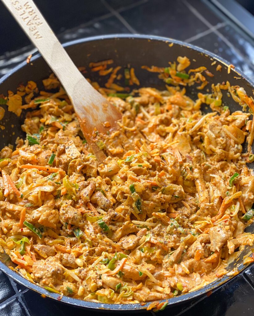 vulling hartige taart met wokgroente en kip shoarma