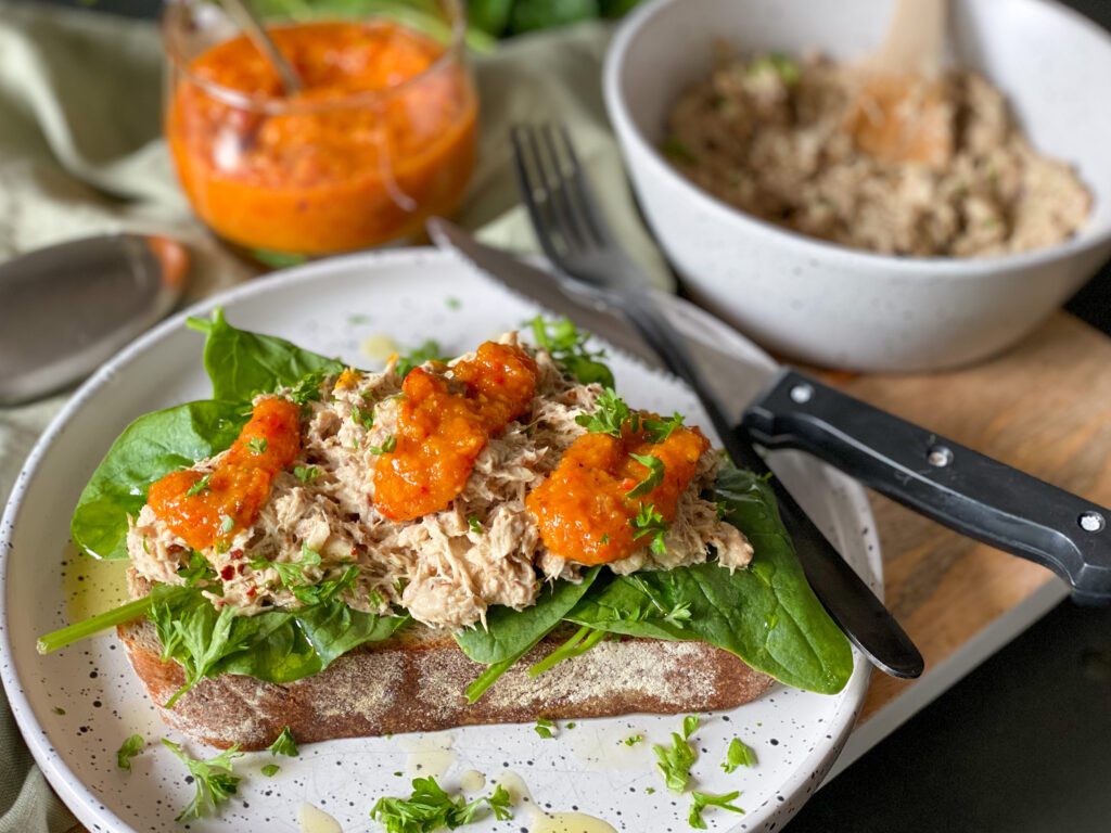 7 lekkere sandwich recepten : sandwich met makreelsalade en pittige mangosalsa