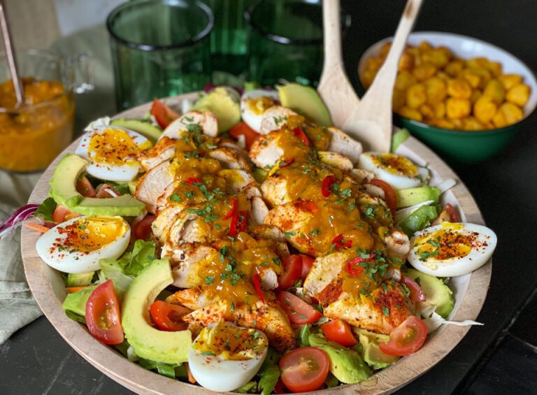 salade met kipfilet en kruidige mango chutney