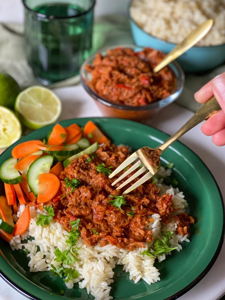 tonijn in pittige tomatensaus met ketjap