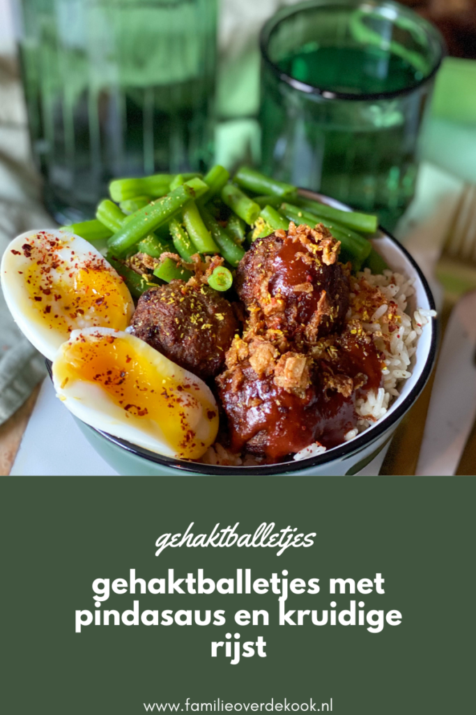 gehaktballetjes met pindasaus 