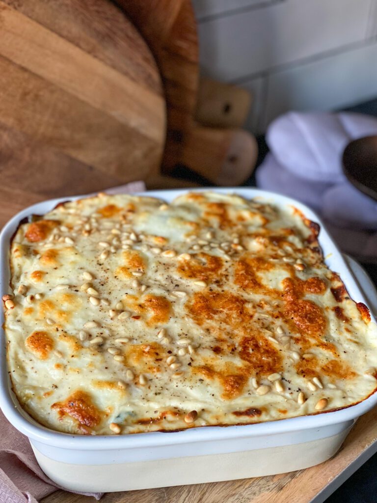 bechamelsaus met geraspte kaas