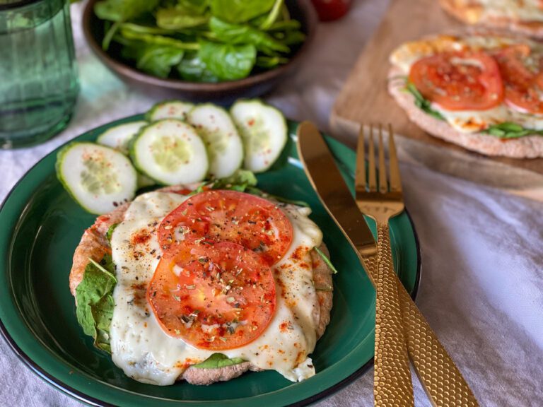 pittige pizza met spinazie