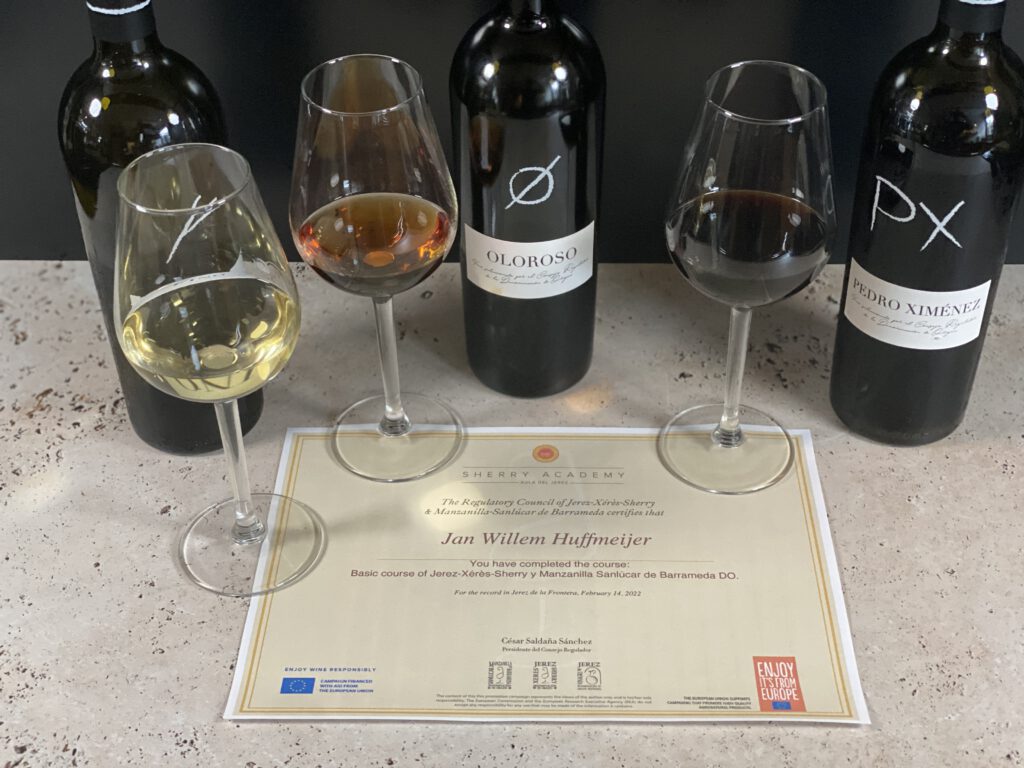 Sherry wijnen en diploma van Jan Willem Familie over de Kook