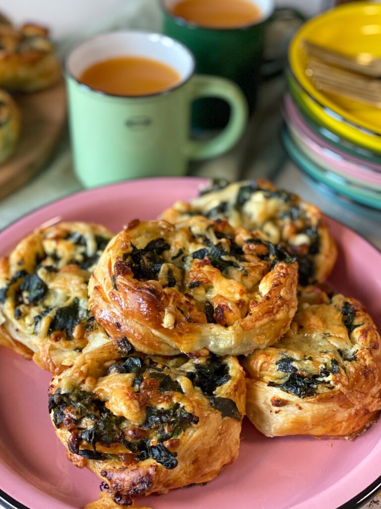 bladerdeegrolletjes met spinazie en feta 