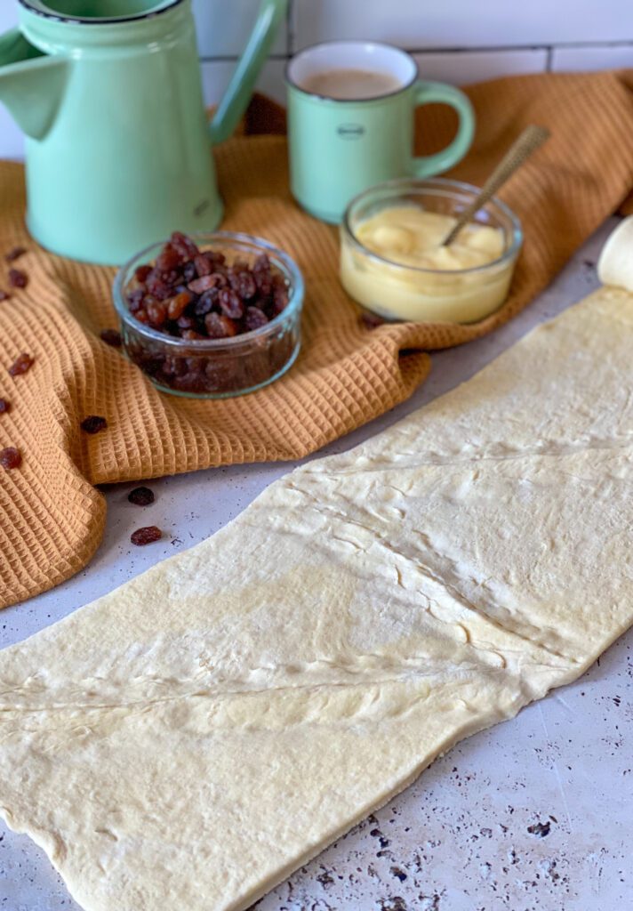 Koffiebroodjes maken van croissantdeeg