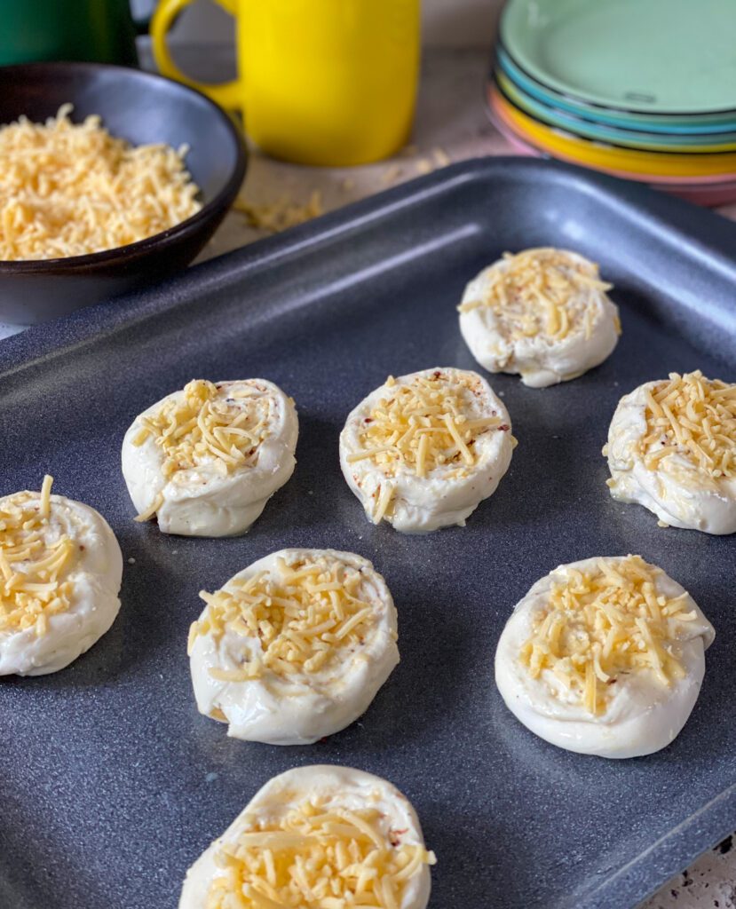 Old Amsterdam kaashapjes van bladerdeeg