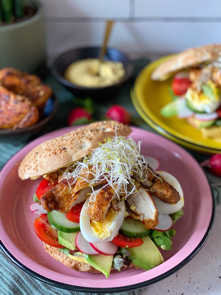 Turks brood met gegrilde kip 