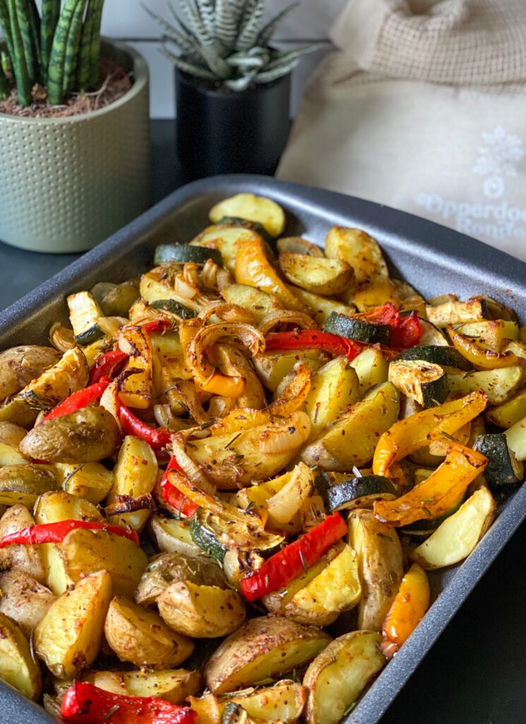 traybake met aardappel, paprika en courgette