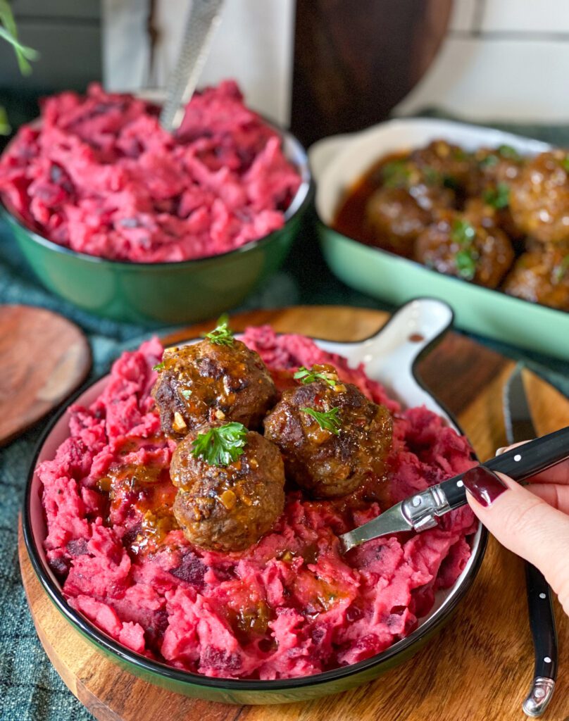 bietenstamppot met pittige gehaktballetjes