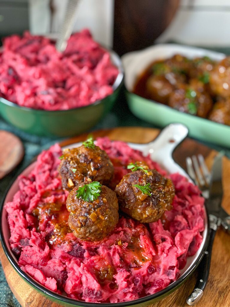 bietenstamppot met pittige gehaktballetjes 
