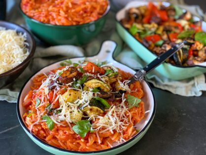 orzo in tomatensaus met gegrilde groenten