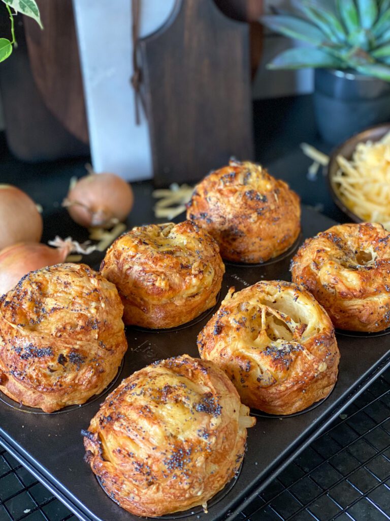 croissant rolletjes met kaas en uit