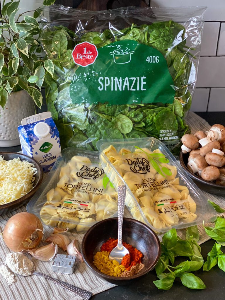 Romige tortellini ovenschotel met spinazie