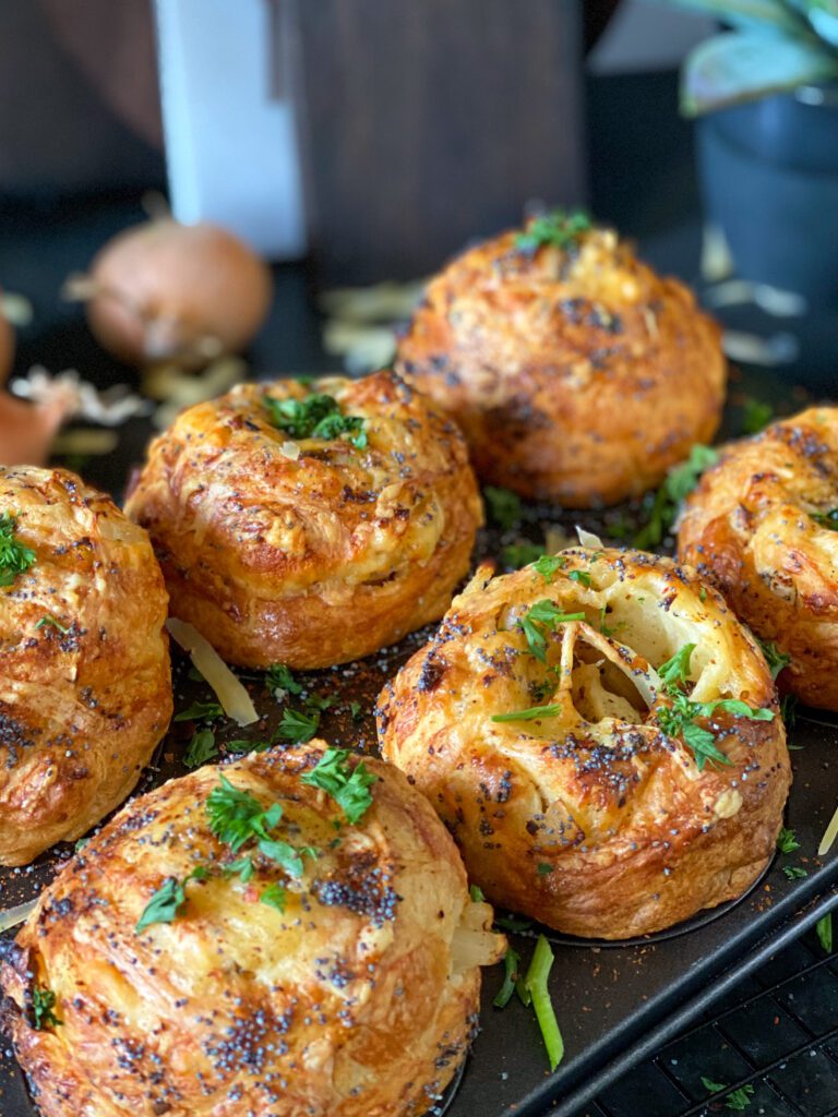 croissant rolletjes met kaas en uien