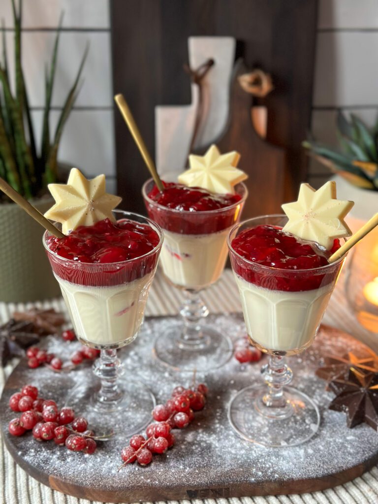 panna cotta met rode bessen compote 