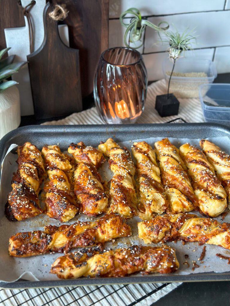 Kaas twisters met tapenade