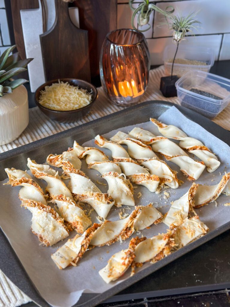 Kaas twisters met tapenade