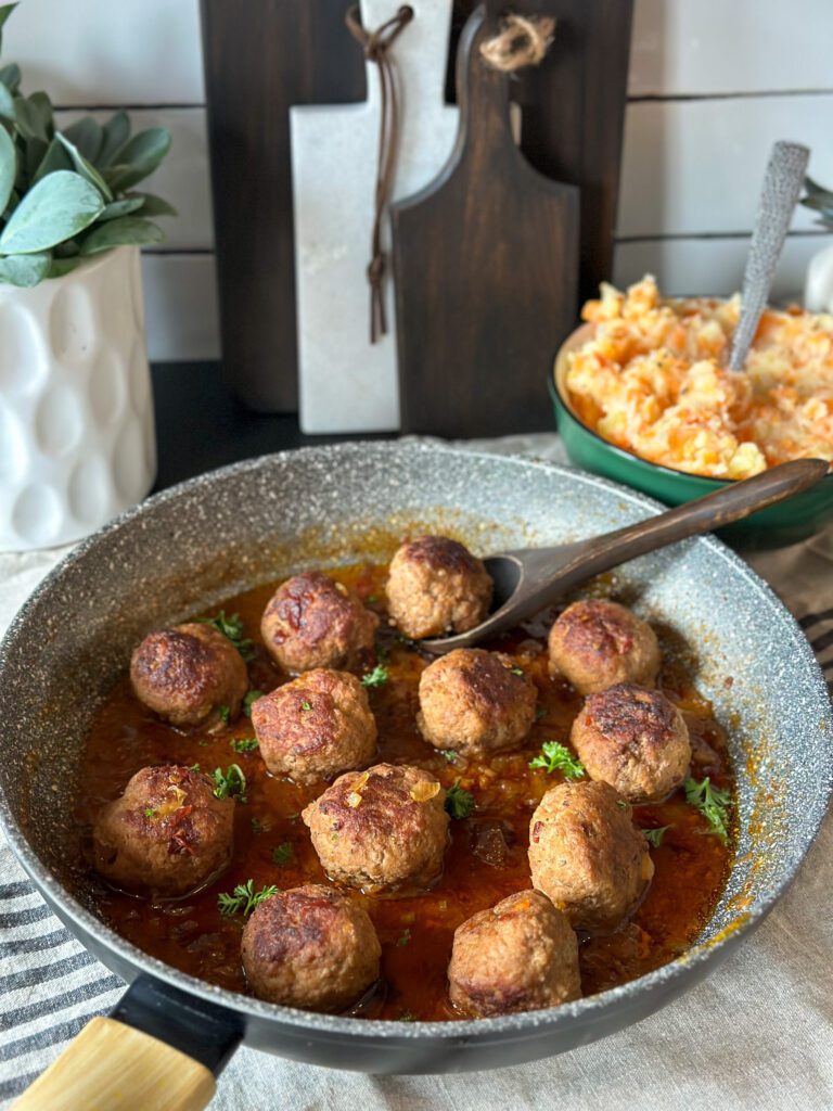 gehaktballetjes in chipotle adobo saus