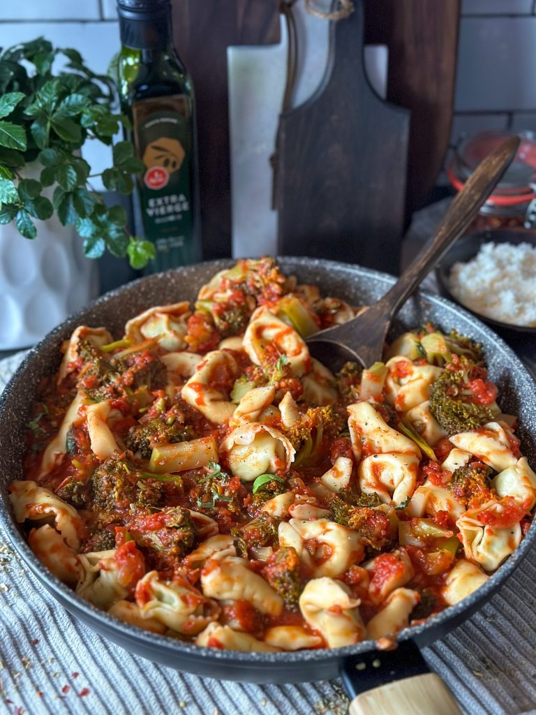 tortellini in tomatensaus