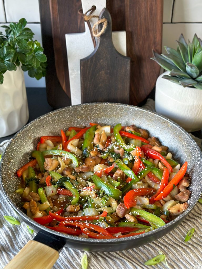 gezonde roerbak met paprika en paksoi