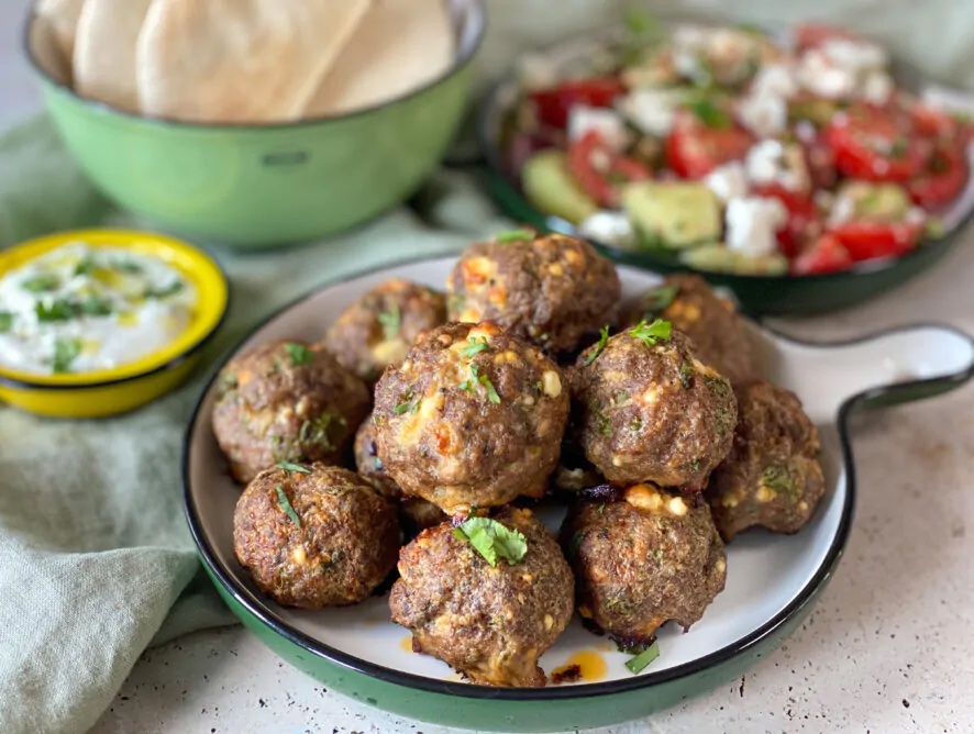 Griekse gehaktballetjes met feta uit de oven