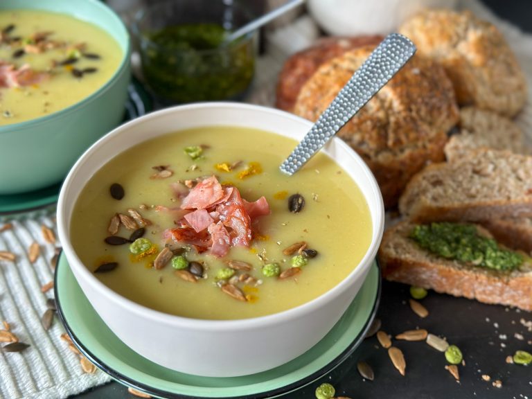 soep van aspergeschillen met kerrie