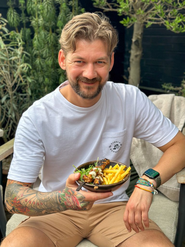 kipspiesjes met sinaasappel en sambal