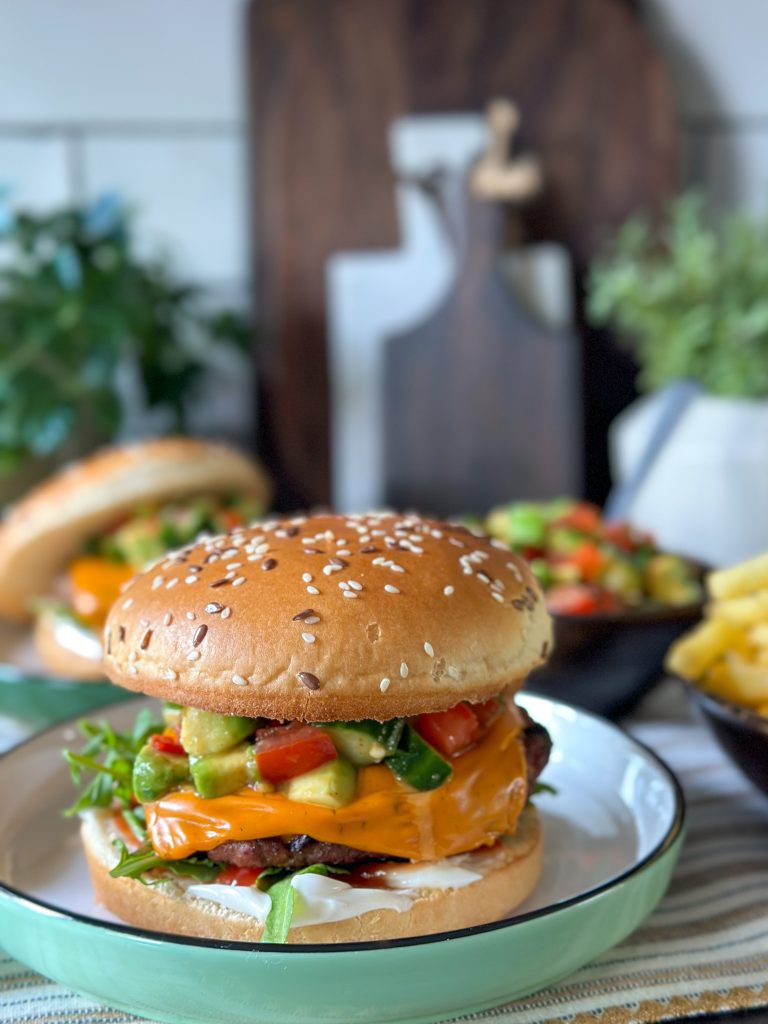 burger met pittige salsa en pittige kaas Smokin hot van Eru 