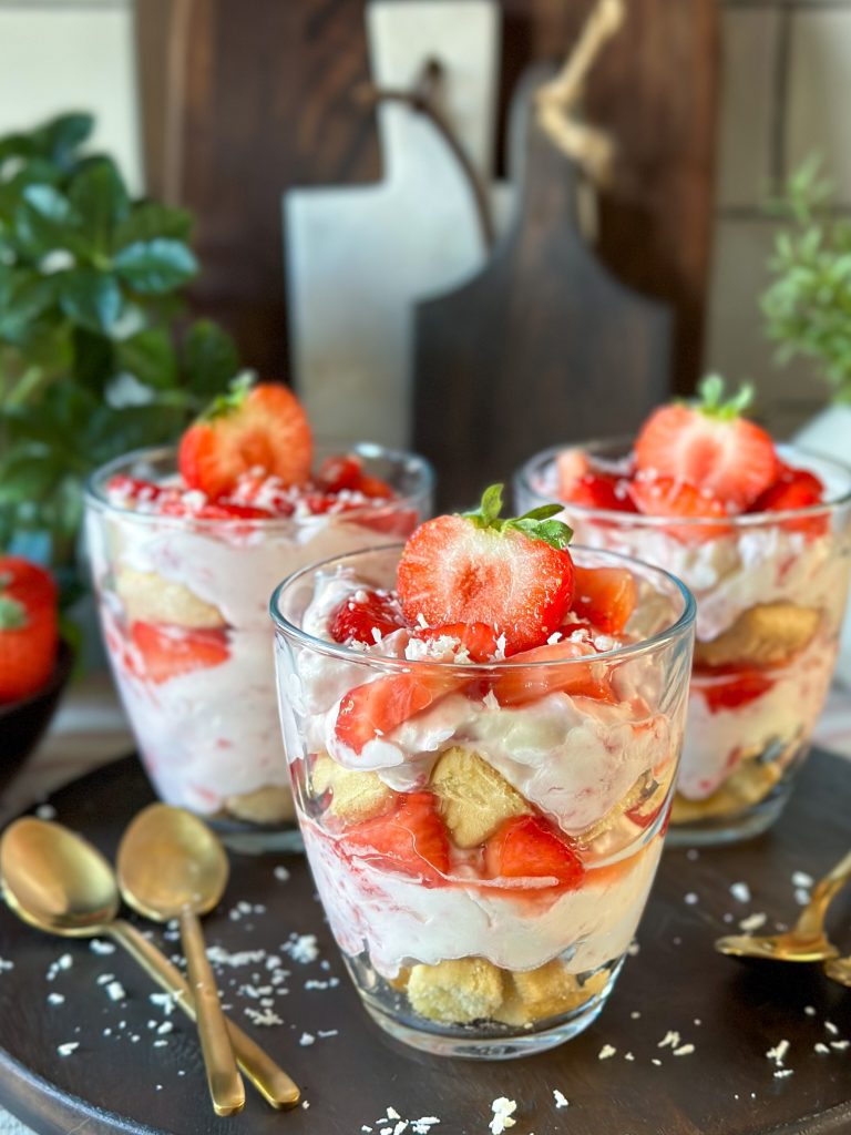 zomerse tiramisu met aardbeien