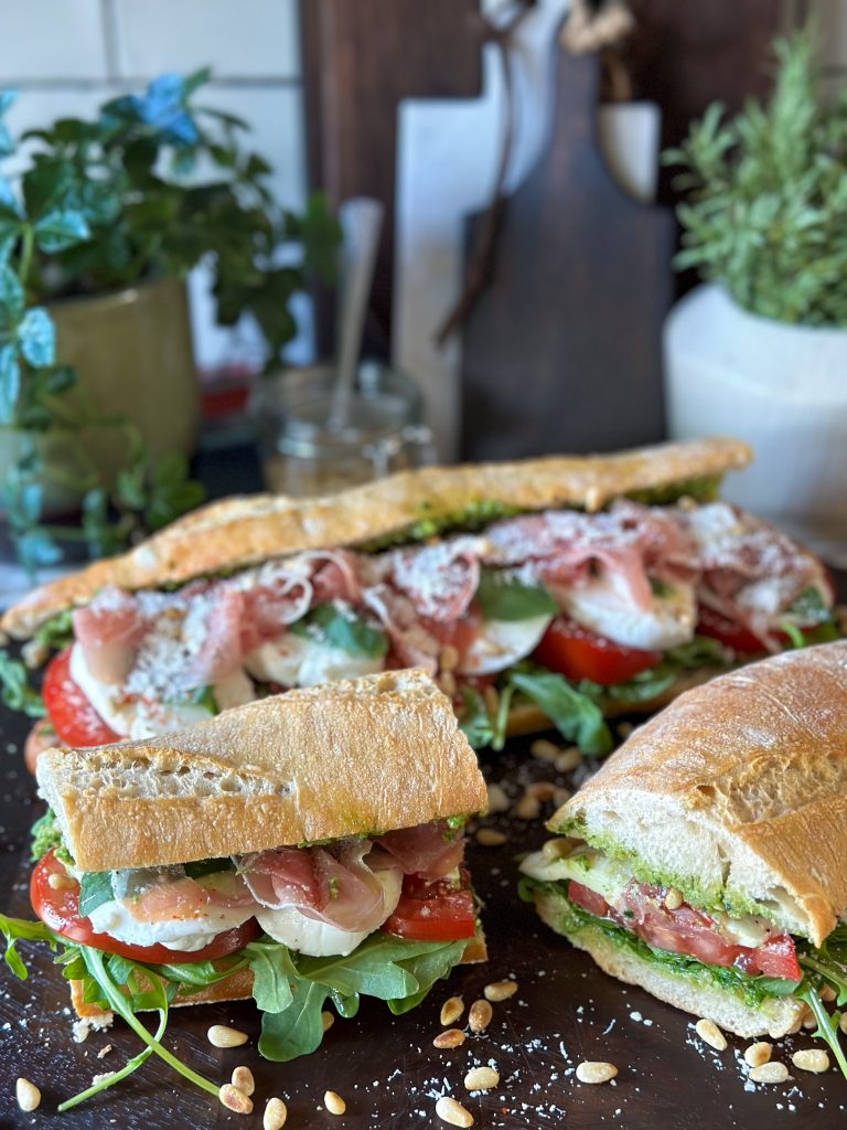 stokbrood caprese met prosciutto