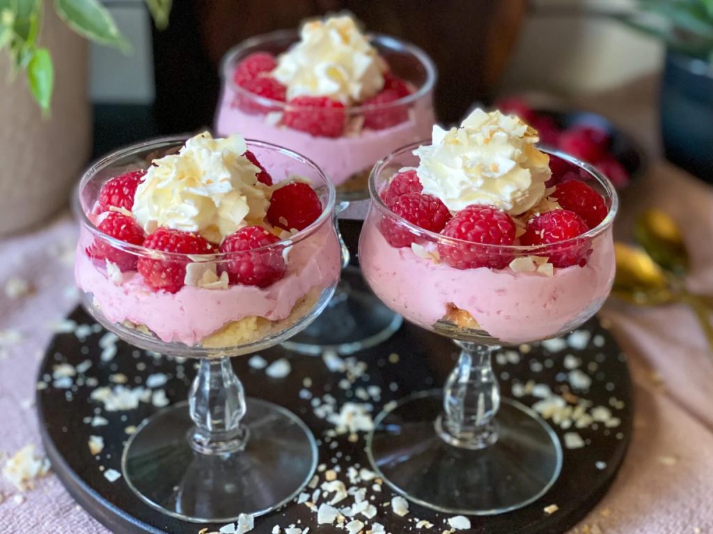 toetje cake met frambozen