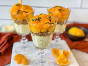 trifle met perzik en mandarijn
