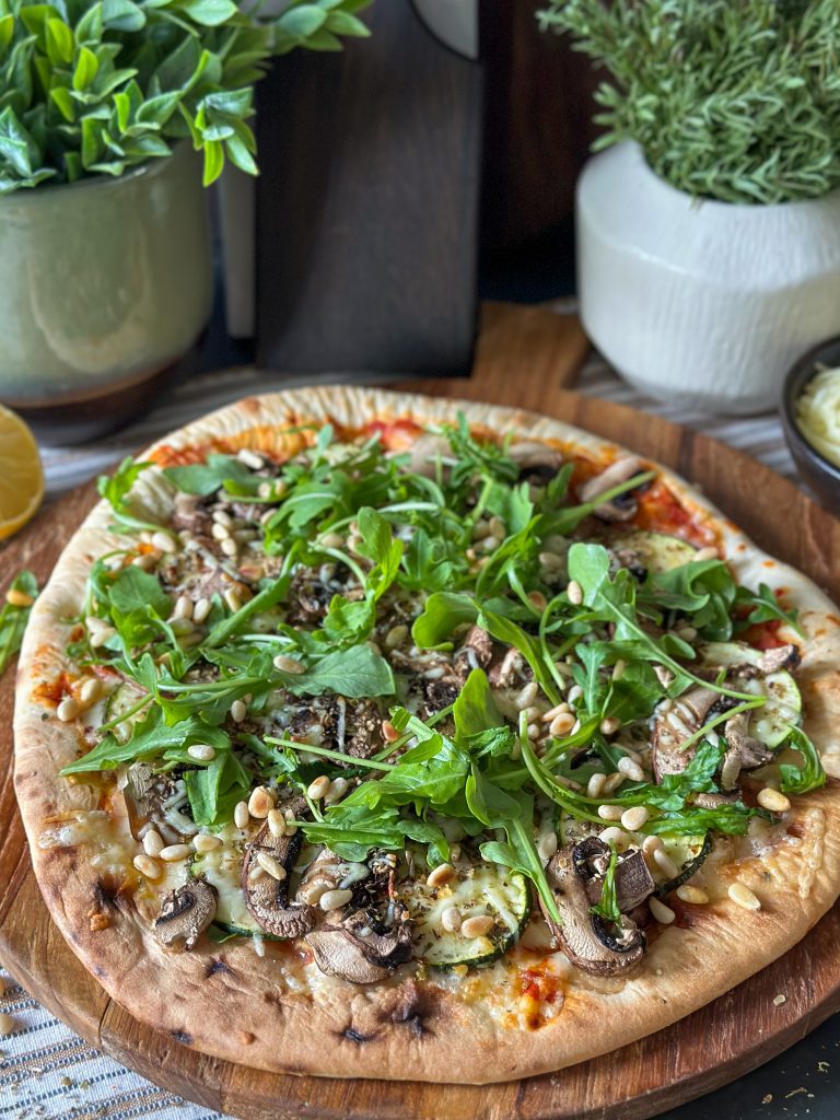 Pizza met courgette en champignons
