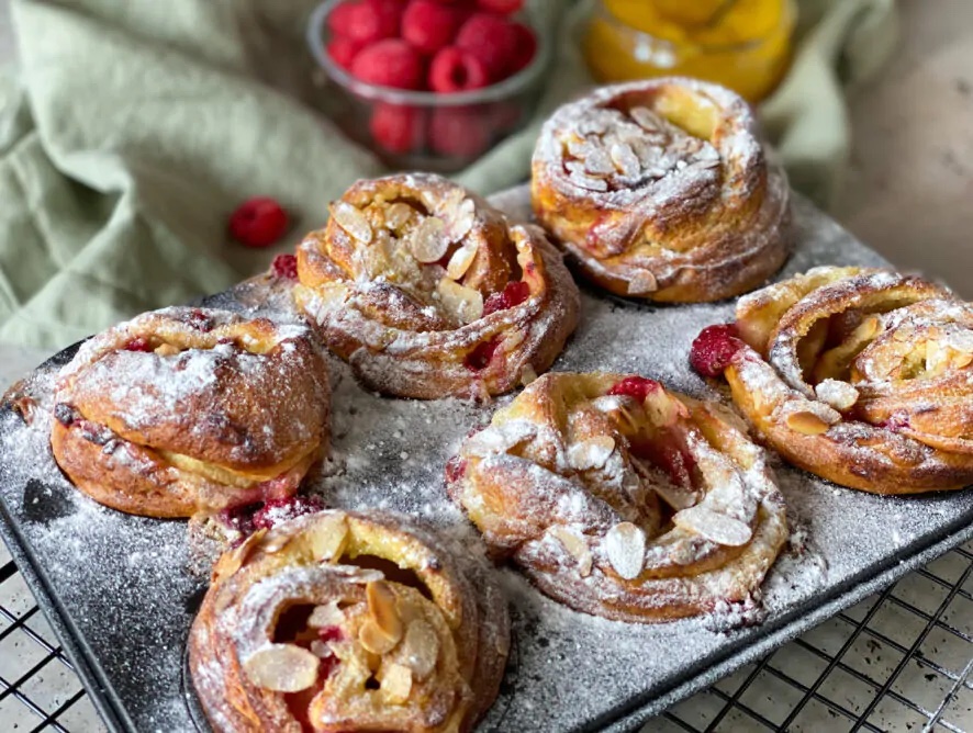 croissant rolletjes met lemon curd