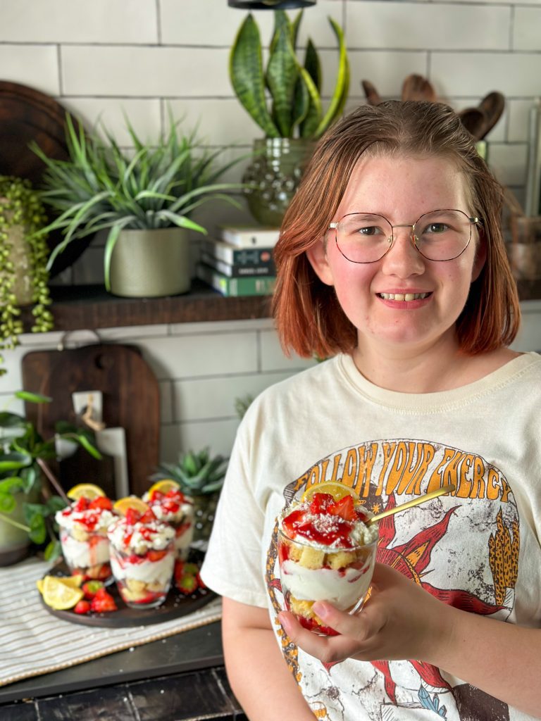 Trifle met citroenmousse en aardbeien