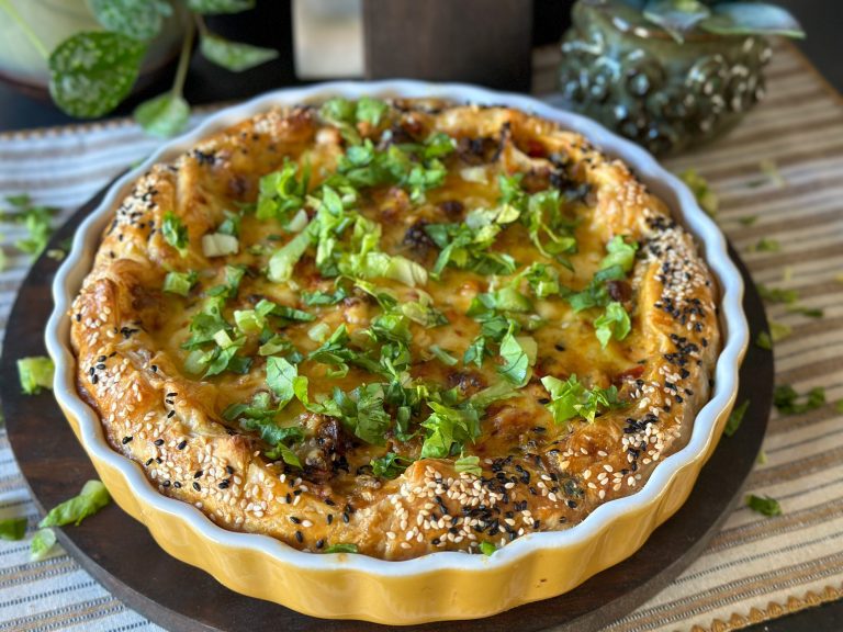 hartige taart met andijvie en paprika